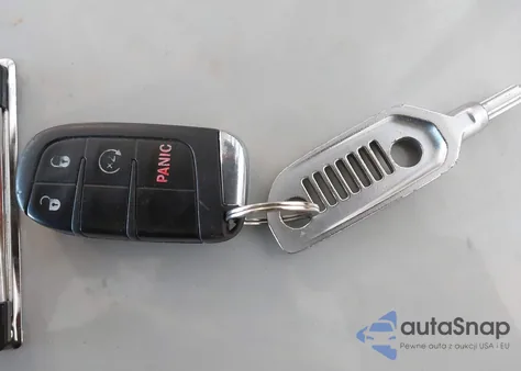 2016 Jeep Renegade 75Th Anniversary z USA, uszkodzony, nr VIN ZACCJBBT6GPE03448